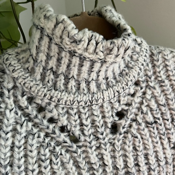 CHUNKY KNIT CROPPED SWEATER - Picture 2 of 3